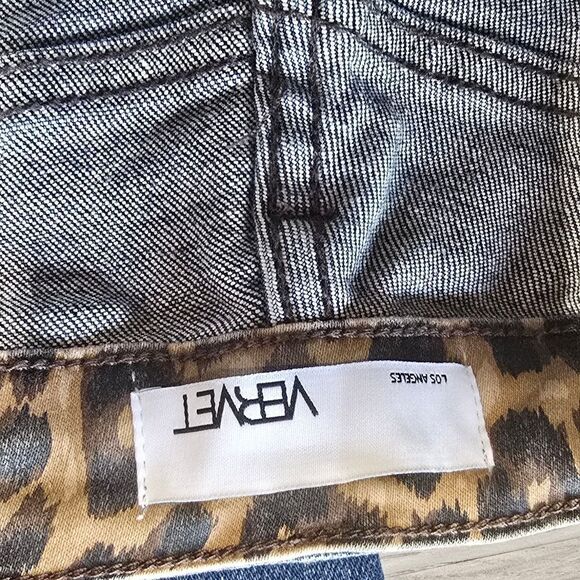 Velvet jeans. NWT never worn. Flare leg - Picture 8 of 9